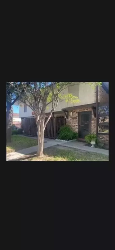 100 Royal Way Dr, Del Rio, TX 78840