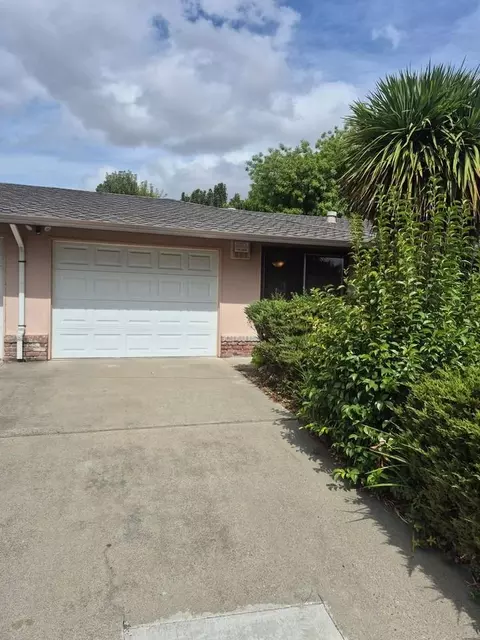 6886 Westmoreland Way, Sacramento, CA 95831