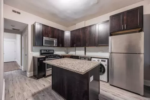 909 N Leavitt St #2R, Chicago, IL 60622