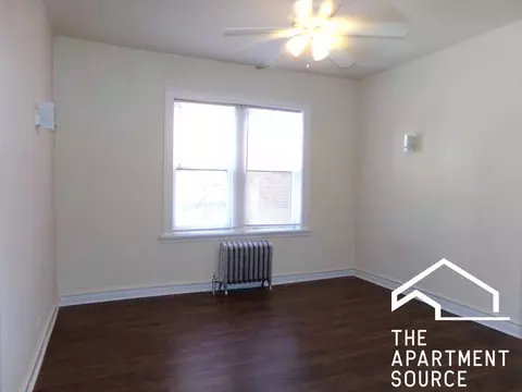 6916 N Lakewood Ave #209, Chicago, IL 60626