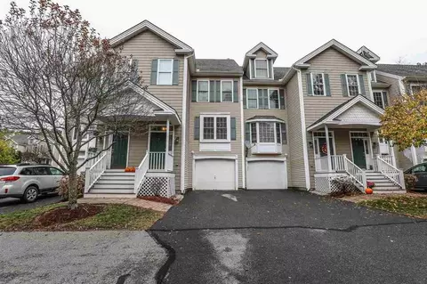 3 Georgetown Dr, Nashua, NH 03062