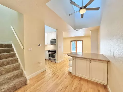 966 Q St, Sacramento, CA 95811