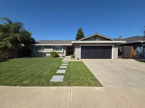 1221 Akron Dr, Turlock, CA 95382