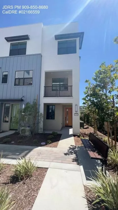 947 N Divino Privado #7, Ontario, CA 91764