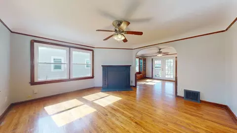 4062 W 140th St, Cleveland, OH 44135