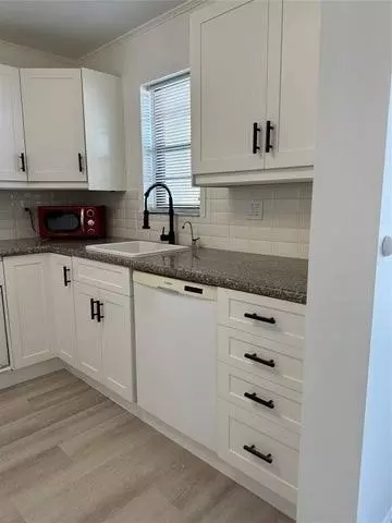 9440 SW 8th St, Boca Raton, FL 33428