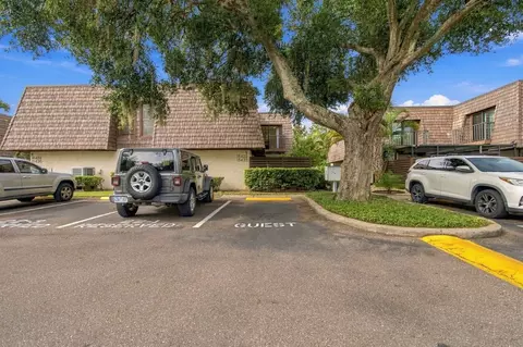 15428 E Pond Woods Dr #QUAILRUN, Tampa, FL 33618