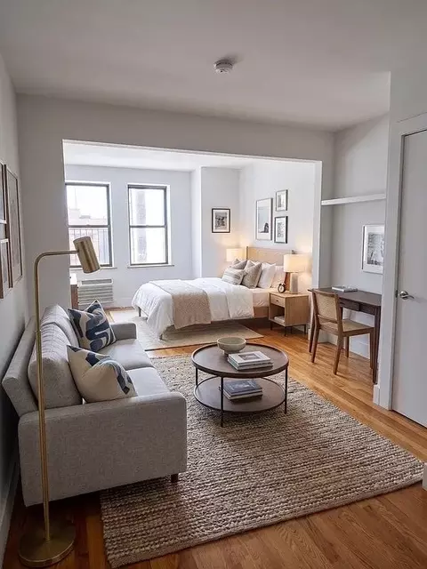639 10th Ave #5C, New York, NY 10036