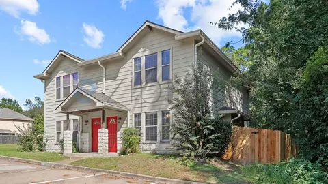 126 Yegua Cir, Huntsville, TX 77340