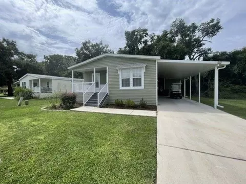 125 Forest Dr, Leesburg, FL 34788