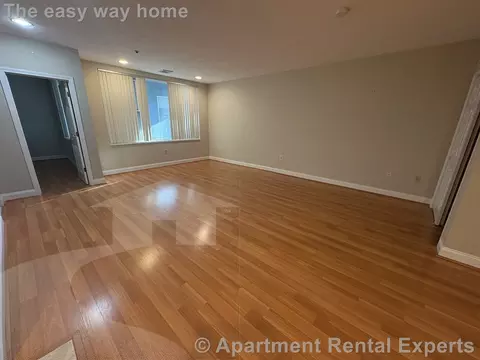 15 Pearl St #13, Cambridge, MA 02139