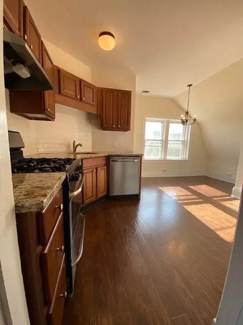 11 Bank Ave #7, Riverton, NJ 08077