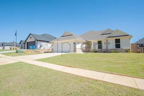 905 Alex Dr, Whitehouse, TX 75791