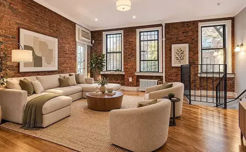 410 E 13th St #4B, New York, NY 10009