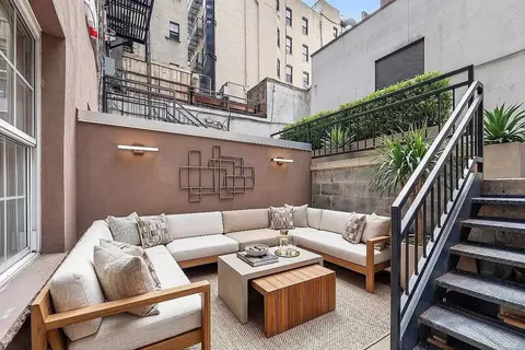 165 Ludlow St #GE, New York, NY 10002