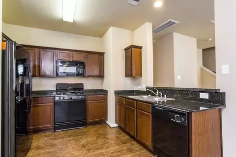 23634 Maple View Dr, Spring, TX 77373 photo 5