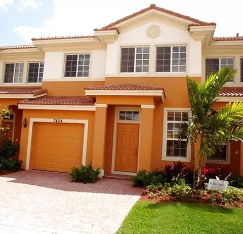 7424 Briella Dr, Boynton Beach, FL 33437