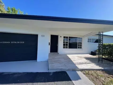7025 SW 16th Ct, Pembroke Pines, FL 33023