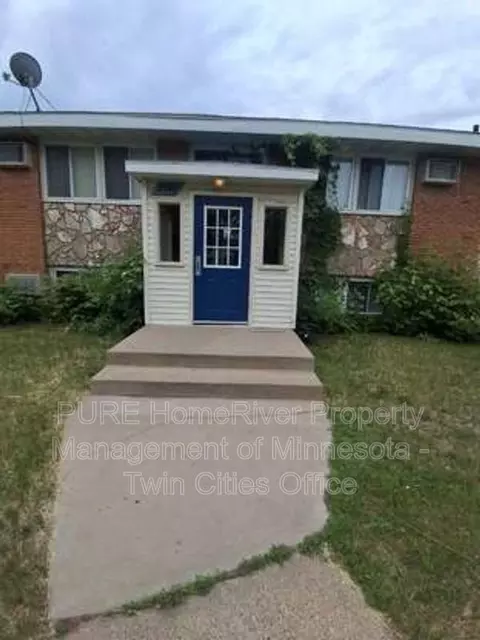 5848 2nd St NE #4, Fridley, MN 55432