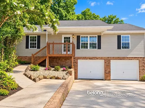 1031 Berry Trail Dr, Sevierville, TN 37862
