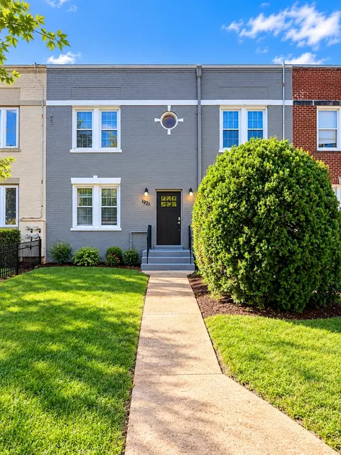 1921 M St NE, Washington, DC 20002