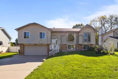326 S 154th St, Omaha, NE 68154