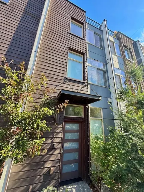 9434 Linden Ave N, Seattle, WA 98103