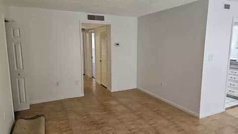 1112 W Main St #E6, Leesburg, FL 34748