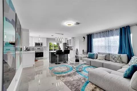 7506 SW 7th Ct, North Lauderdale, FL 33068