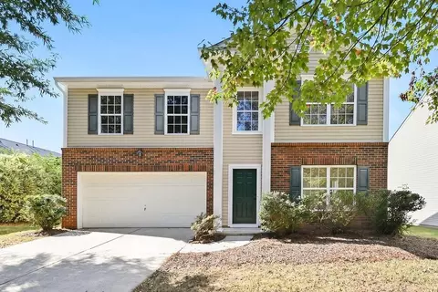 3725 Larkhaven Village Dr, Charlotte, NC 28215