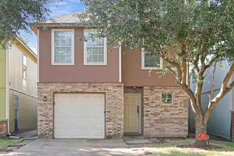 4915 S Cancun Dr, Houston, TX 77045