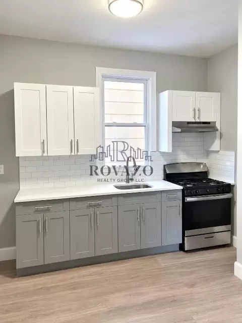 334 S 6th St #1D, Newark, NJ 07103