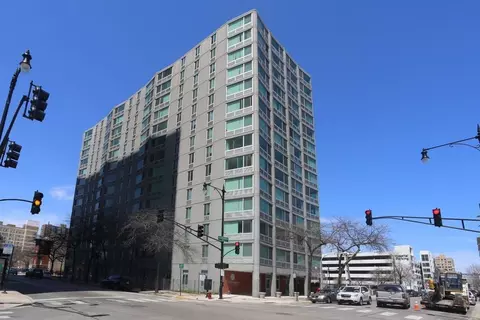 4600 N Clarendon Ave #1006, Chicago, IL 60640
