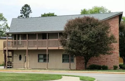 1712 W 4th St, Waterloo, IA 50701