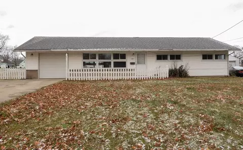 4114 Woodmere Dr, Austintown, OH 44515