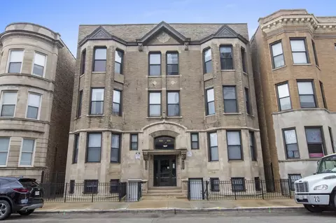 908 W Montrose Ave #906-3, Chicago, IL 60613