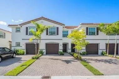 6758 Broadwater Ln, Greenacres, FL 33467