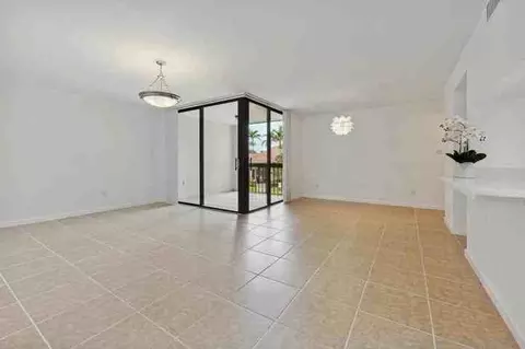 2025 Lavers Cir, Delray Beach, FL 33444