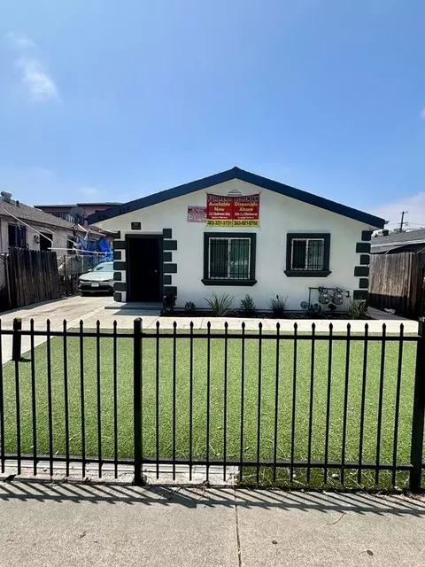834 E 79th St, Los Angeles, CA 90001