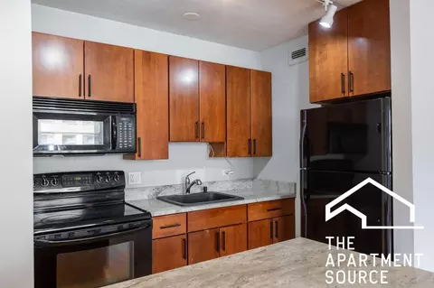 445 W Wellington Ave #08E, Chicago, IL 60657