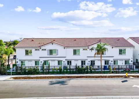 13665 Arrow Blvd #8, Fontana, CA 92335