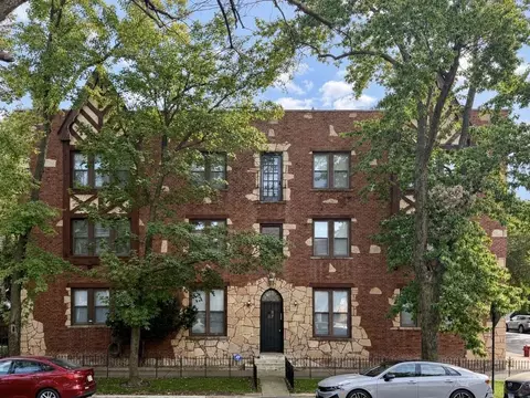 1955 W School St #2, Chicago, IL 60618