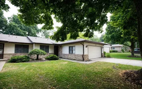 2172 Wildfield Dr NE, Grand Rapids, MI 49505