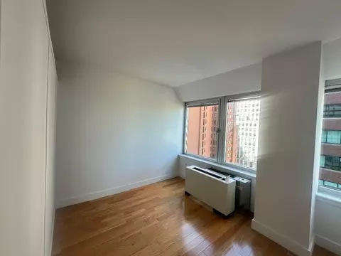 200 Water St #2018, New York, NY 10038