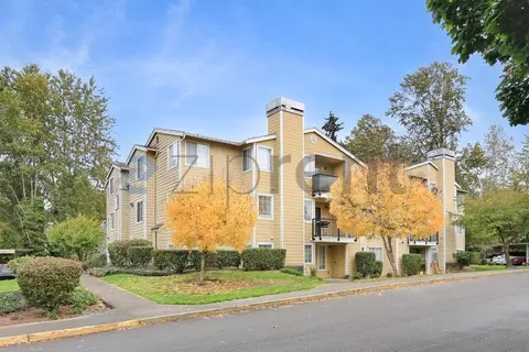 28708 18th Ave S #W202, Federal Way, WA 98003