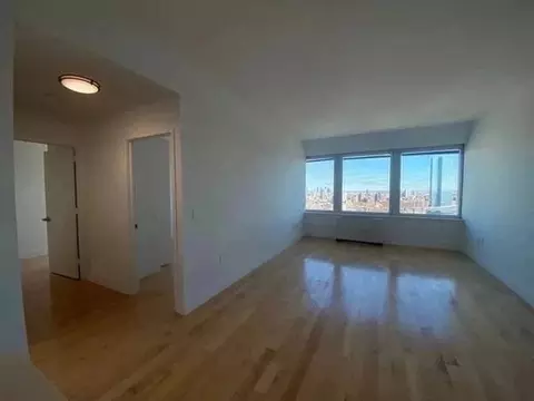 200 Water St #906, New York, NY 10268