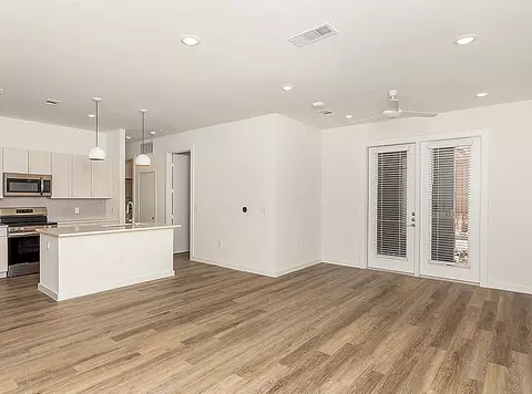 2050 North Loop #417.22, Houston, TX 77009
