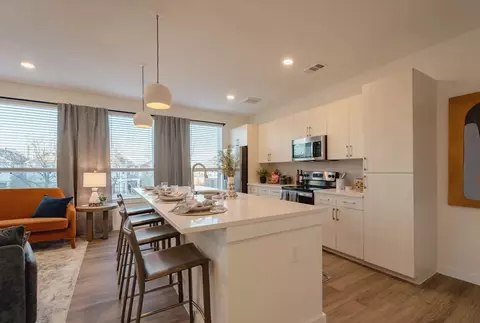713 W 21st St #5000.9, Houston, TX 77008