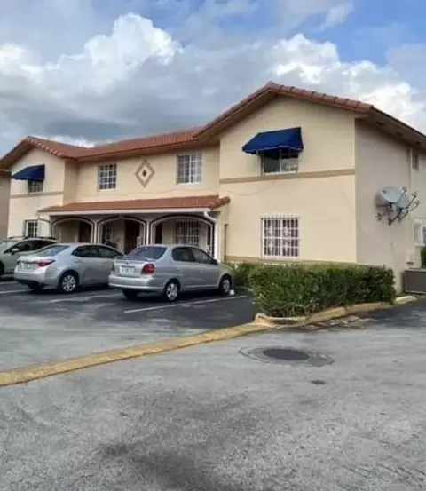 2270 W 74th St #201, Hialeah, FL 33016