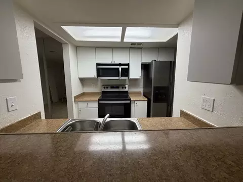 5008 Terrace Village Ln #MAIN, Tampa, FL 33617